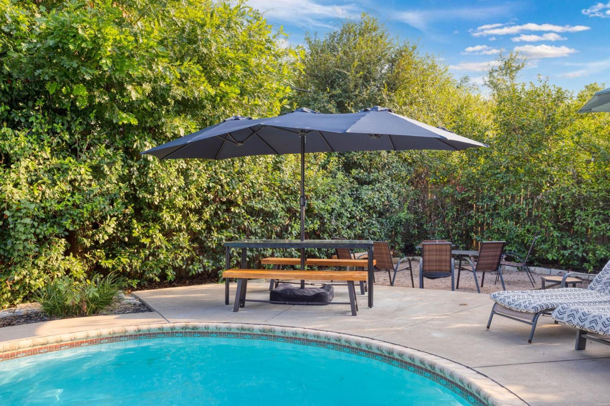 Timeless-Texas-Inn - Heated Pool Oasis & Lux Vibe Round Rock Exterior foto